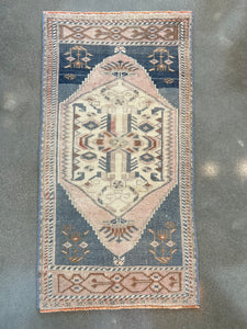 Vintage Mini Rug No. 661