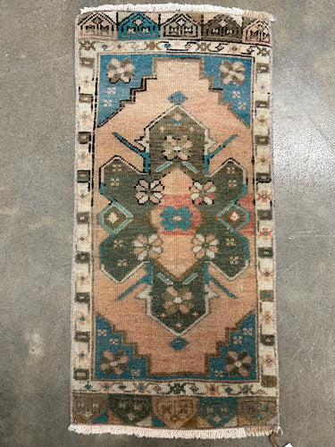 Vintage Mini Rug No. 688