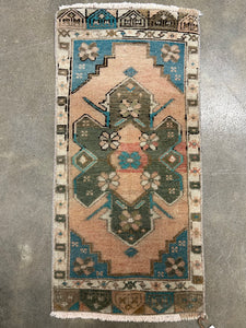 Vintage Mini Rug No. 688