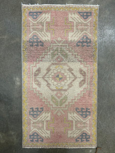 Vintage Mini Rug No. 686