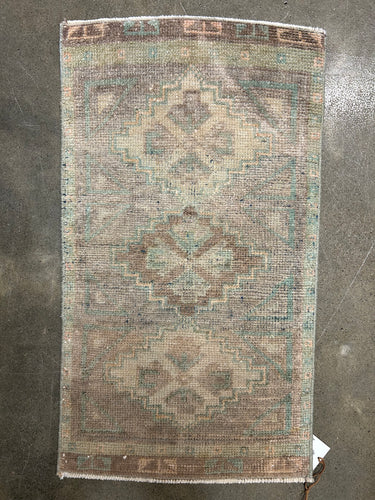 Vintage Mini Rug No. 682