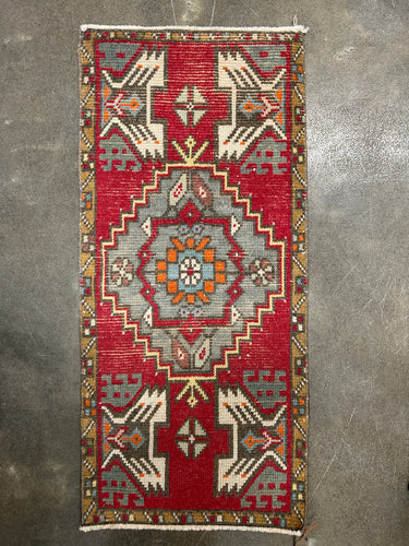 Vintage Mini Rug No. 679