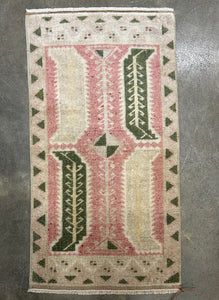 Vintage Mini Rug No. 676