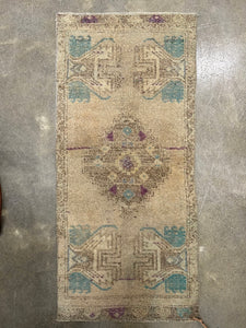 Vintage Mini Rug No. 669