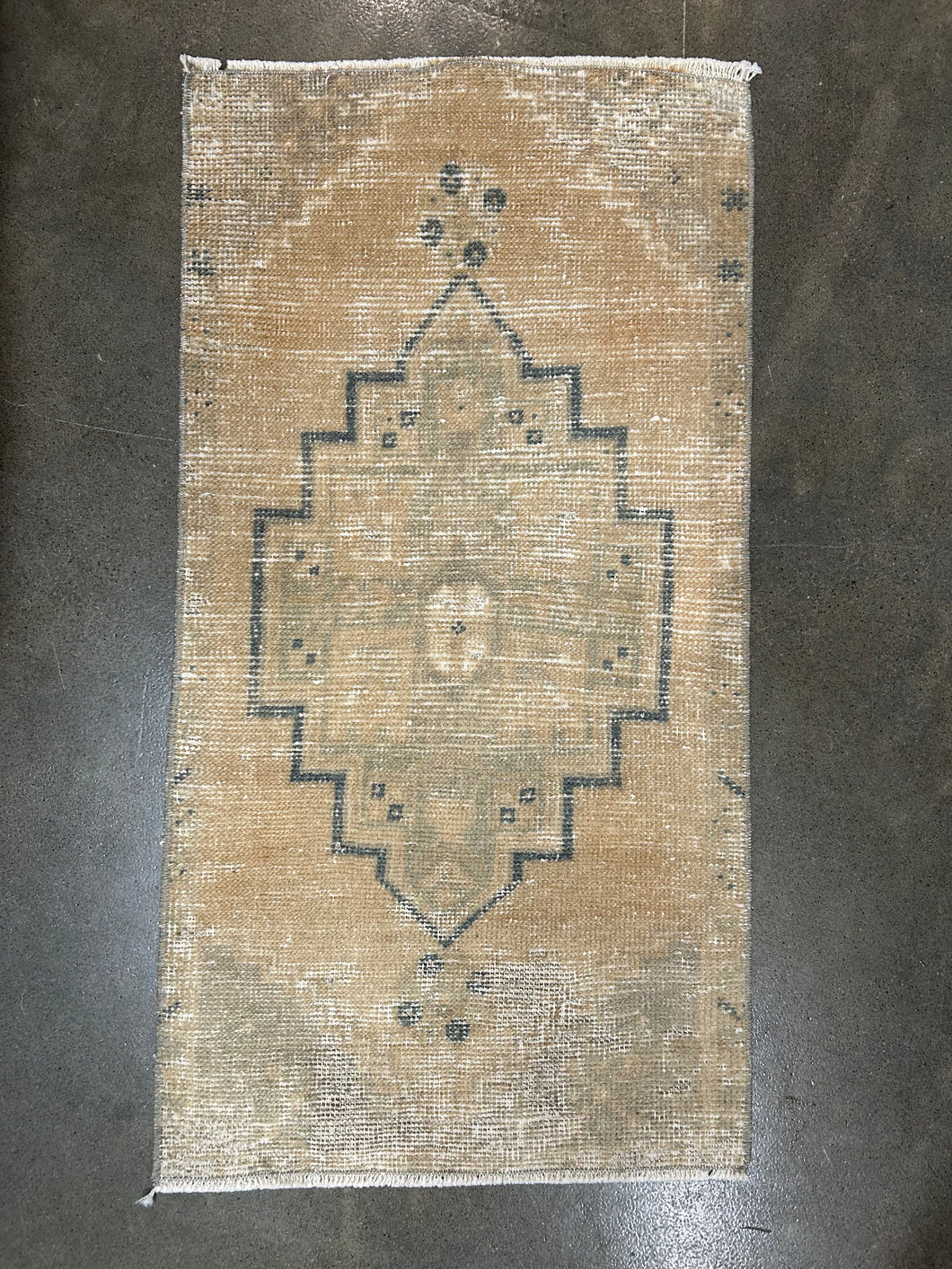 Vintage Mini Rug No. 693