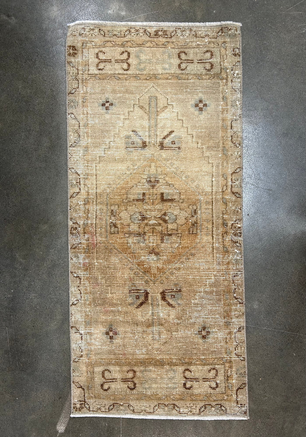 Vintage Mini Rug No. 699